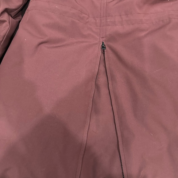 Canada goose  Down Parka in Elderberry. Size Large. Excellent condition. - Picture 10 of 10